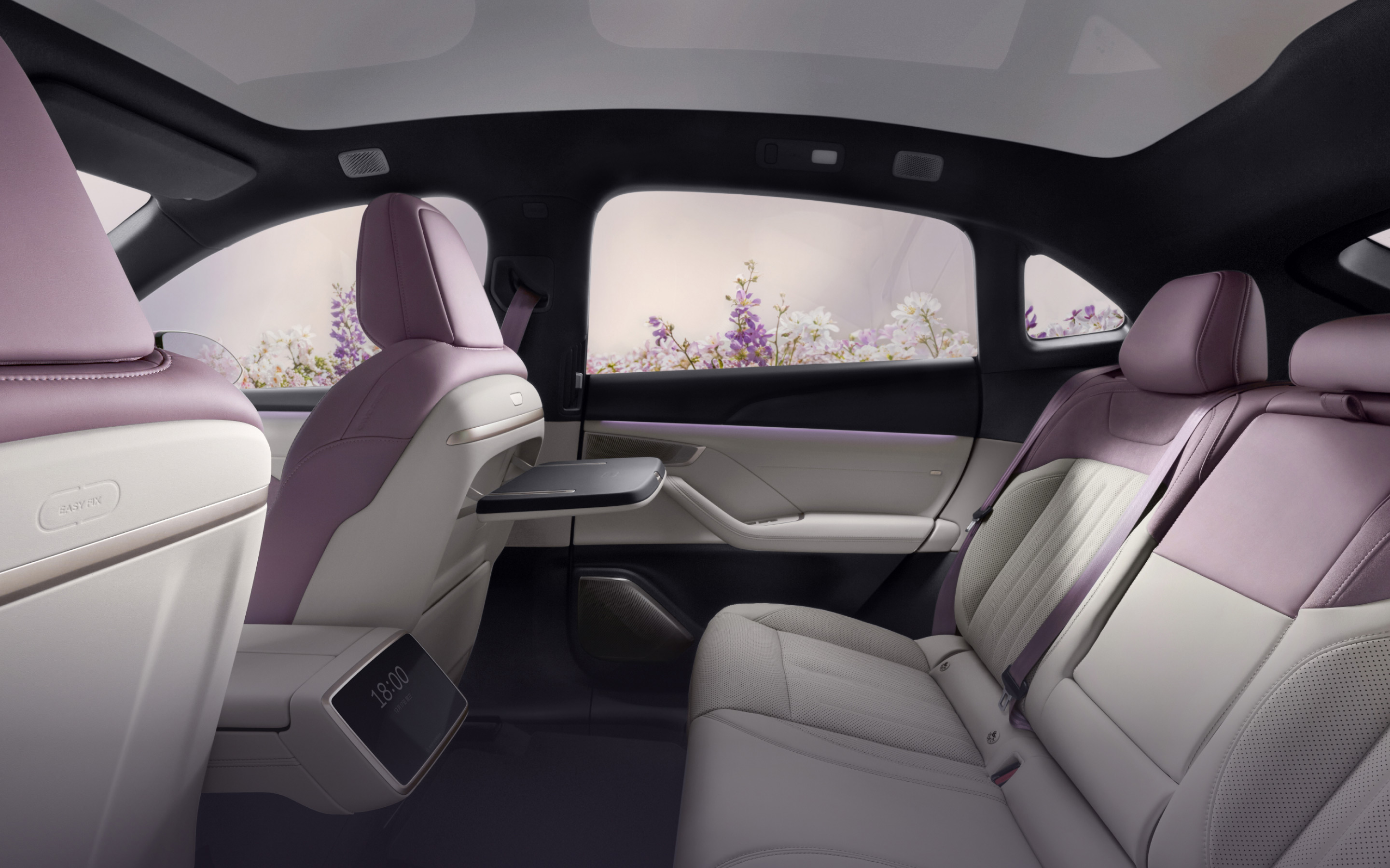 标配二排右侧折叠小桌板