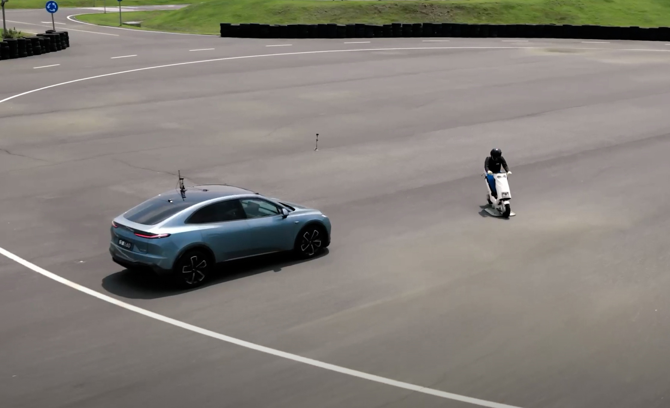 智能自动泊车_乐道L60